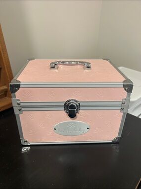 American Girl Bitty BabyPink Embossed Heart Train Case/Trunk    Retired